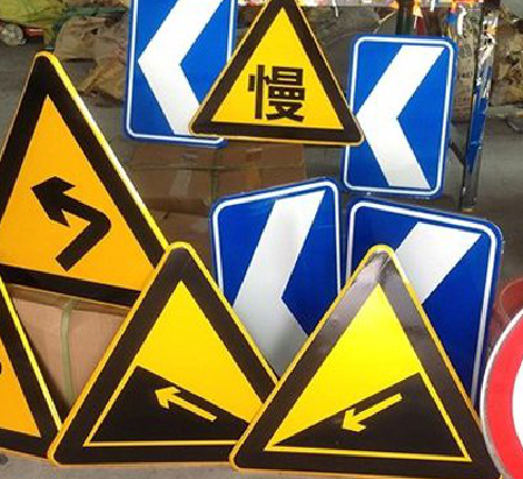 昆明标识标牌中颜色的确定是很重要的。